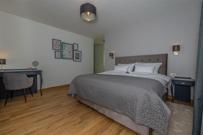 House K1, for 10 persons