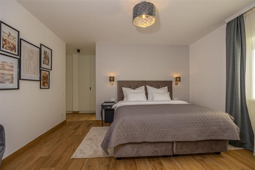 House K1, for 10 persons