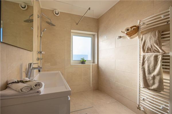 House K1, for 10 persons