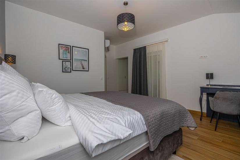 House K1, for 10 persons