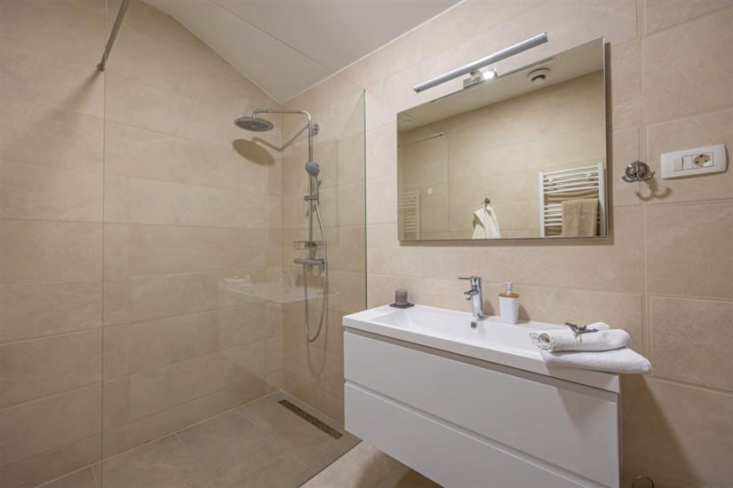 House K1, for 10 persons