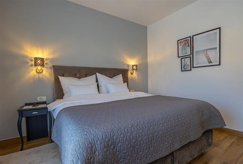 House K1, for 10 persons