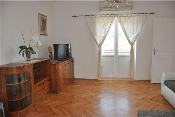 Apartment A1, for 5 persons