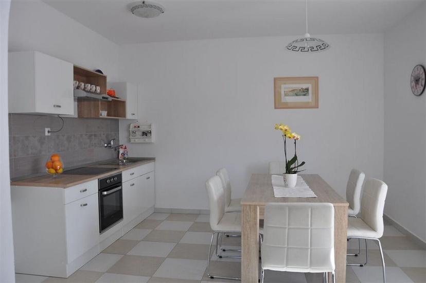 Apartment A1, for 5 persons