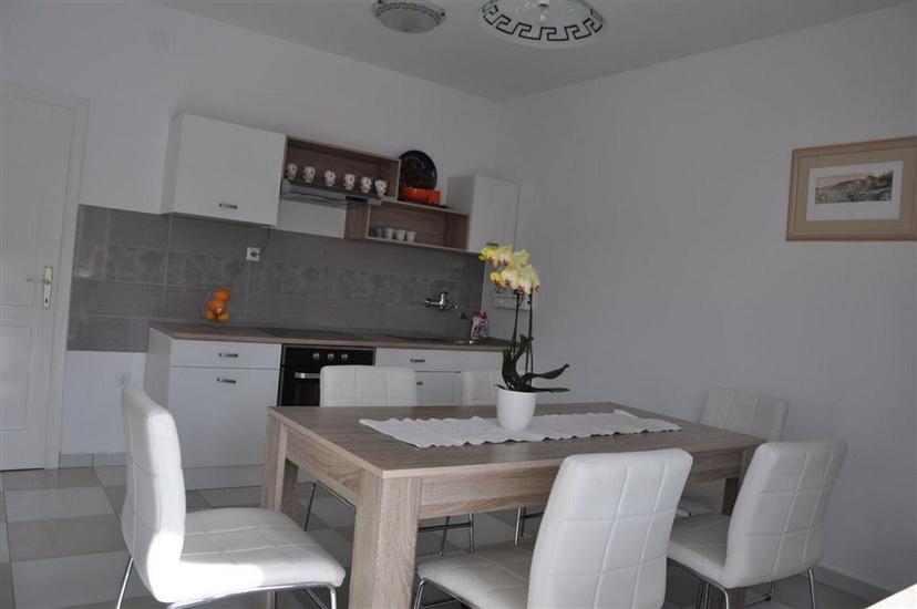 Apartment A1, for 5 persons
