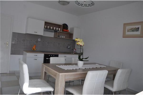 Apartment A1, for 5 persons