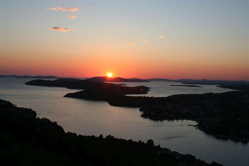 Apartments Mala kuća kraj mora