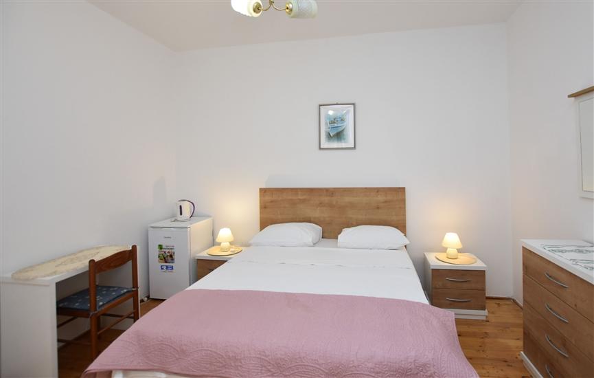 Room S3, for 2 persons