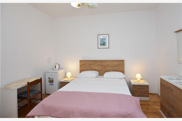 Room S3, for 2 persons