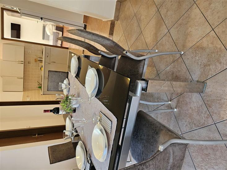 Apartment A3, for 6 persons