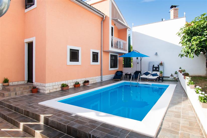 Apartments and Room Agiss with pool