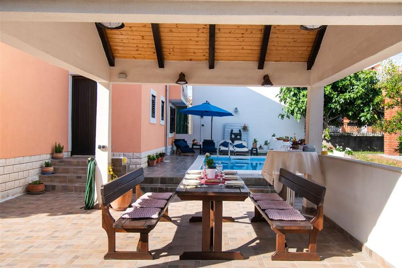 Apartments and Room Agiss with pool