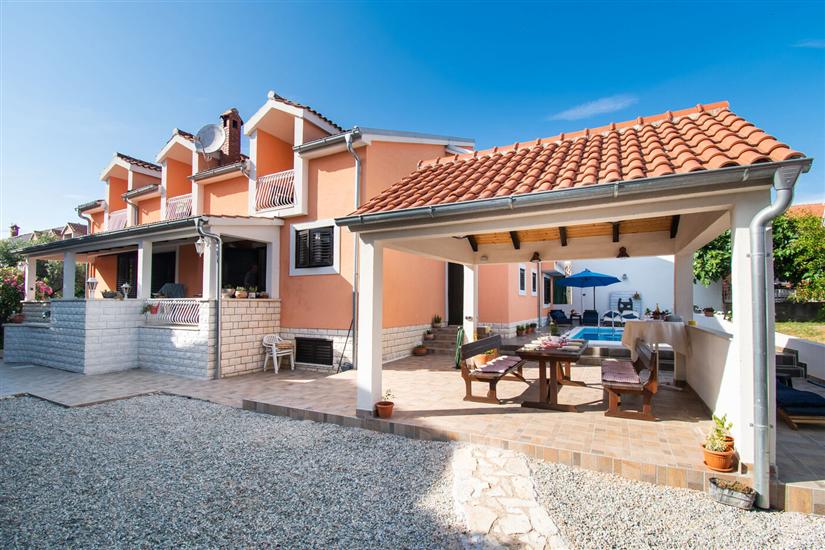 Apartments and Room Agiss with pool