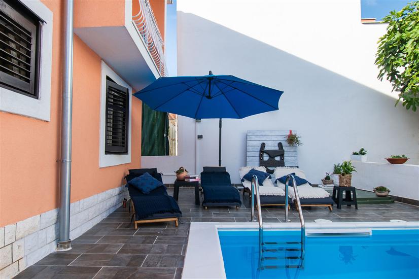 Apartments and Room Agiss with pool