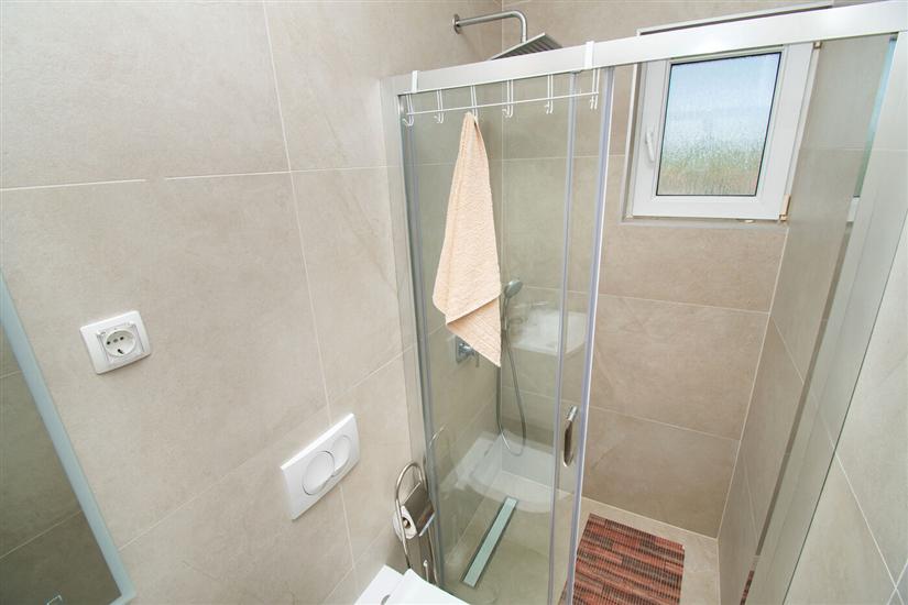 Apartment A4, for 5 persons