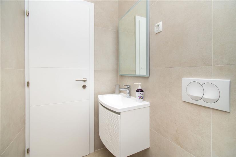 Apartment A4, for 5 persons