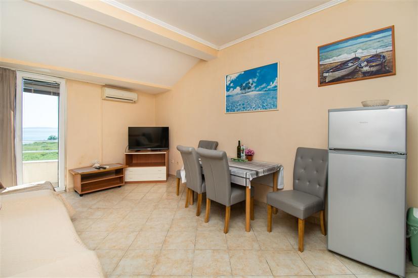 Apartment A4, for 5 persons