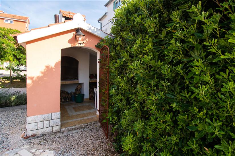 Apartments and Room Agiss with pool