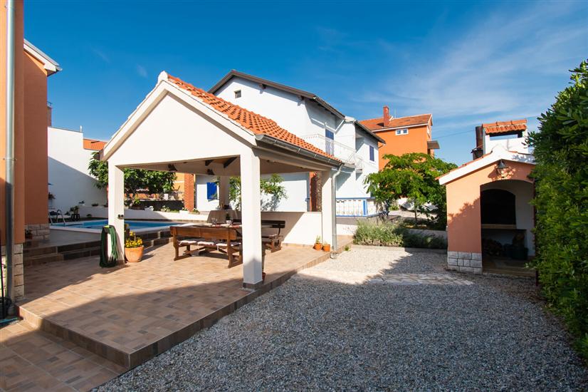 Apartments and Room Agiss with pool