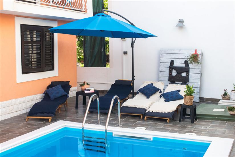 Apartments and Room Agiss with pool