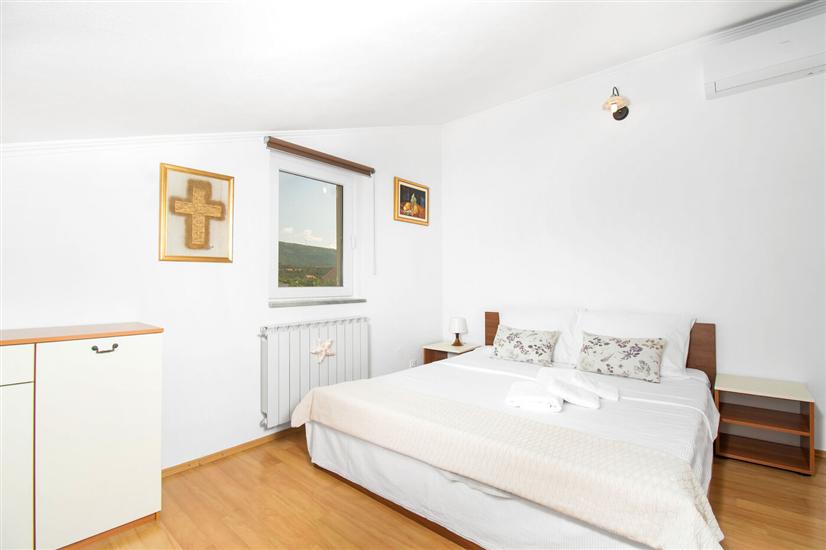 House K1, for 12 persons