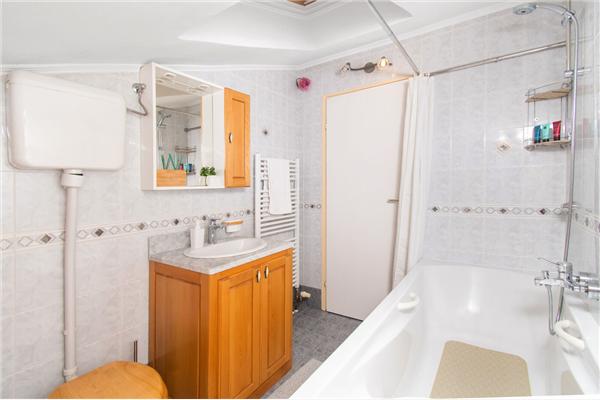 House K1, for 12 persons