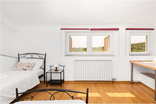 House K1, for 12 persons