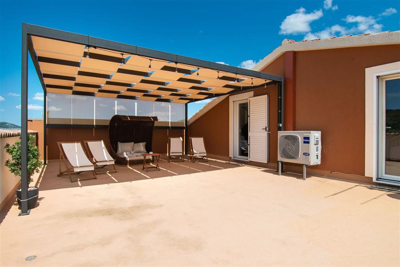 House K1, for 12 persons