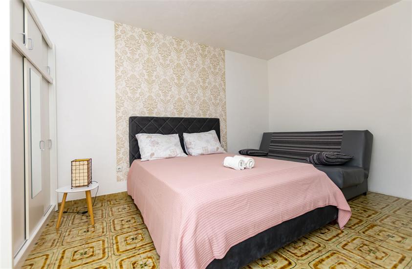 Apartment A1, for 3 persons