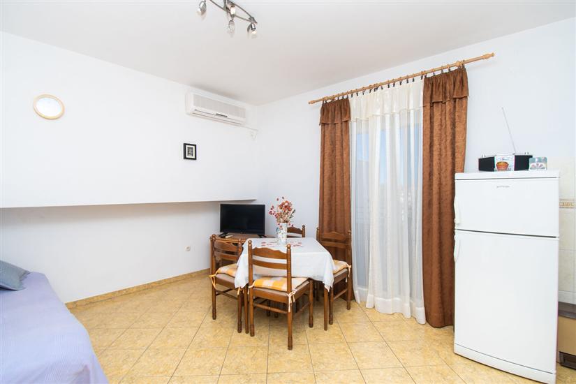 Apartment A2, for 3 persons