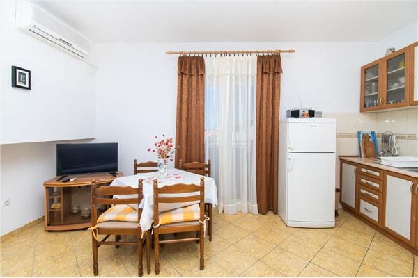 Apartment A2, for 3 persons