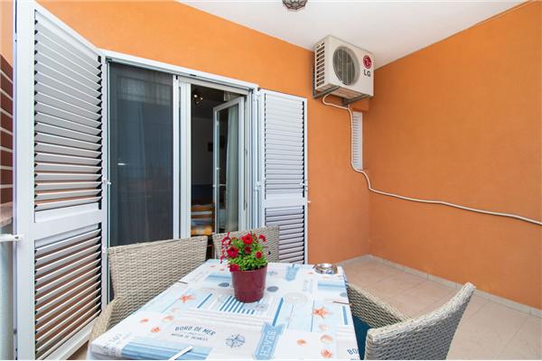 Apartment A2, for 3 persons