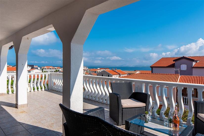 Apartment A2, for 5 persons