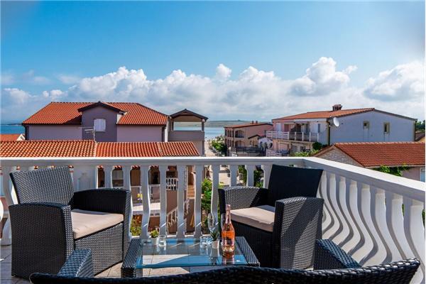 Apartment A2, for 5 persons