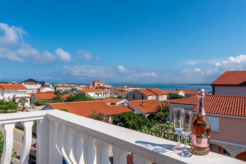 Apartment A2, for 5 persons