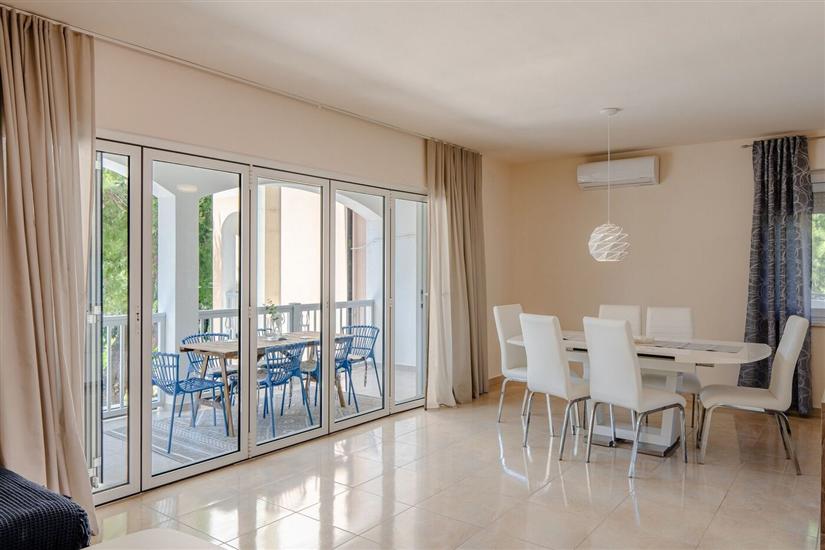 Apartment A2, for 6 persons