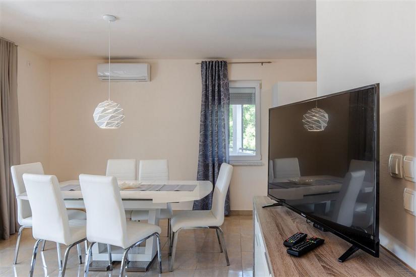 Apartment A2, for 6 persons