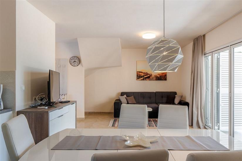 Apartment A2, for 6 persons