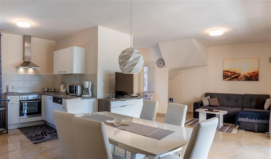 Apartment A2, for 6 persons