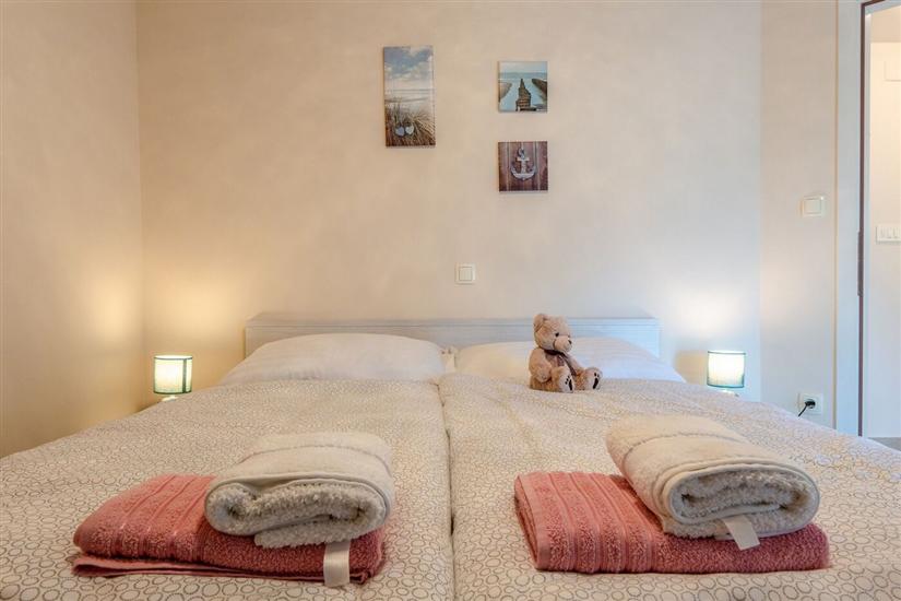 Apartment A2, for 6 persons