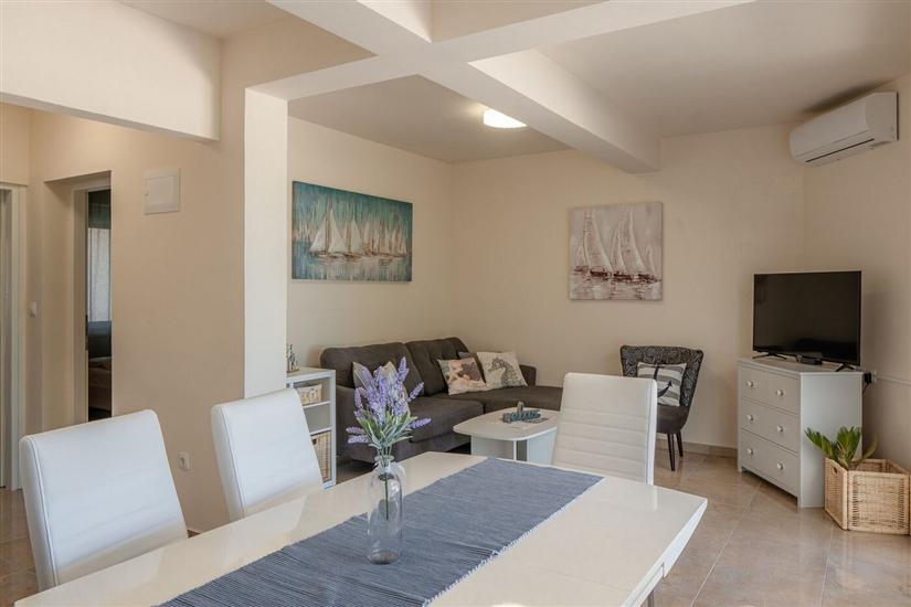 Apartment A4, for 4 persons