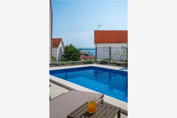 Apartment A2, for 6 persons