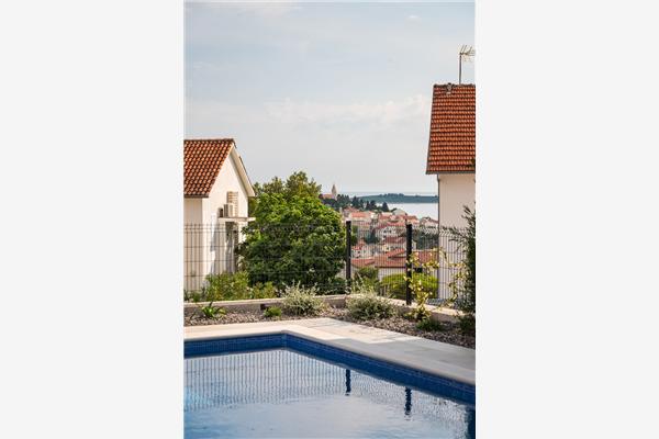 Apartment A2, for 6 persons