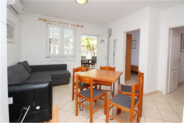 Apartment A2, for 5 persons