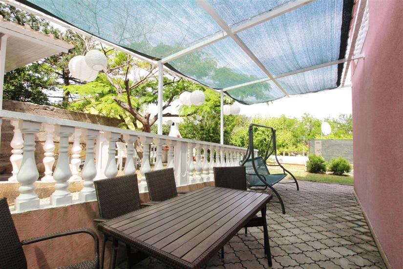 Apartment A2, for 5 persons