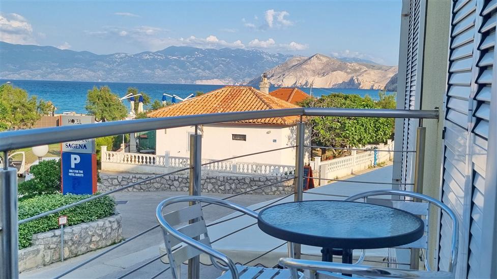 Apartment A18, for 4 persons