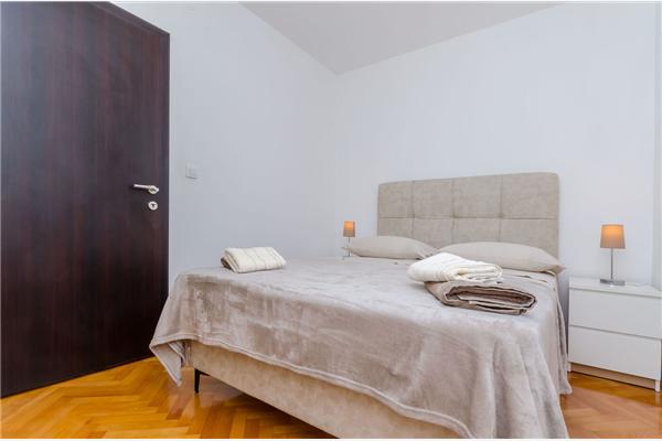 Apartment A1, for 5 persons