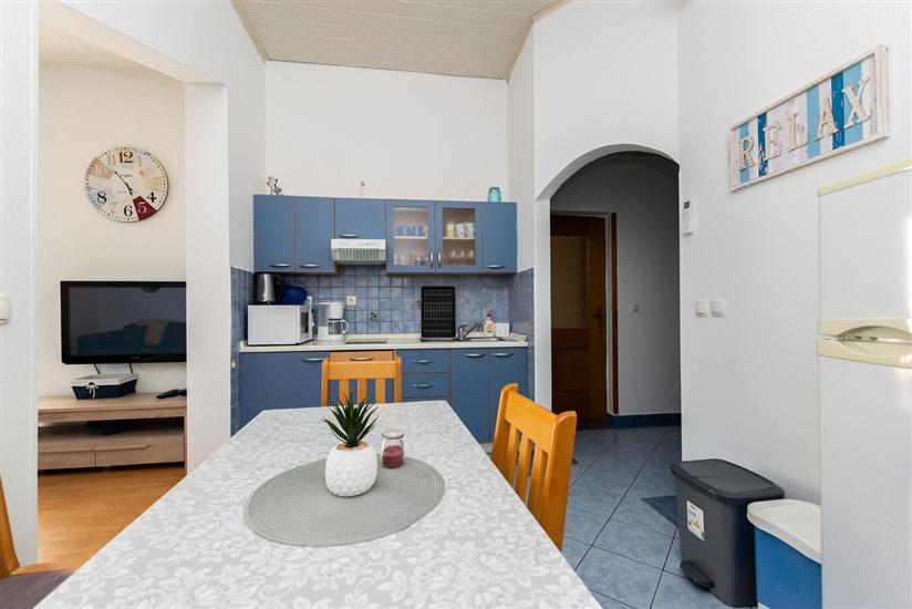 Apartment A2, for 6 persons