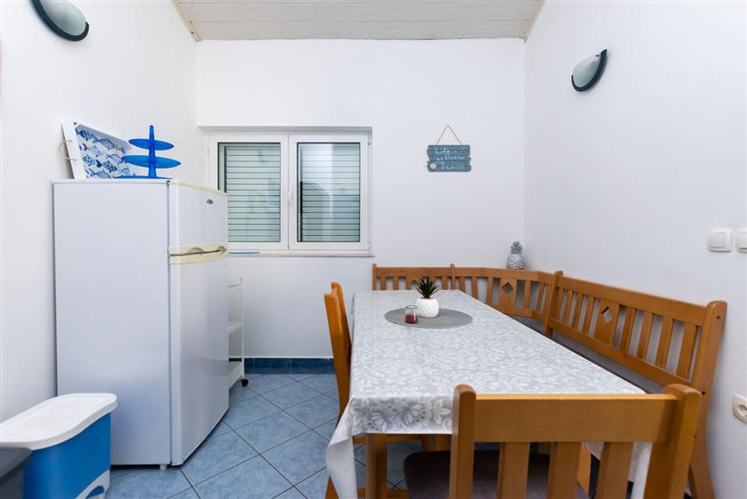 Apartment A2, for 6 persons