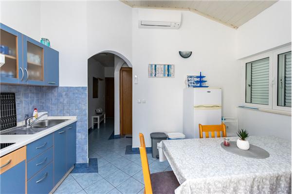 Apartment A2, for 6 persons